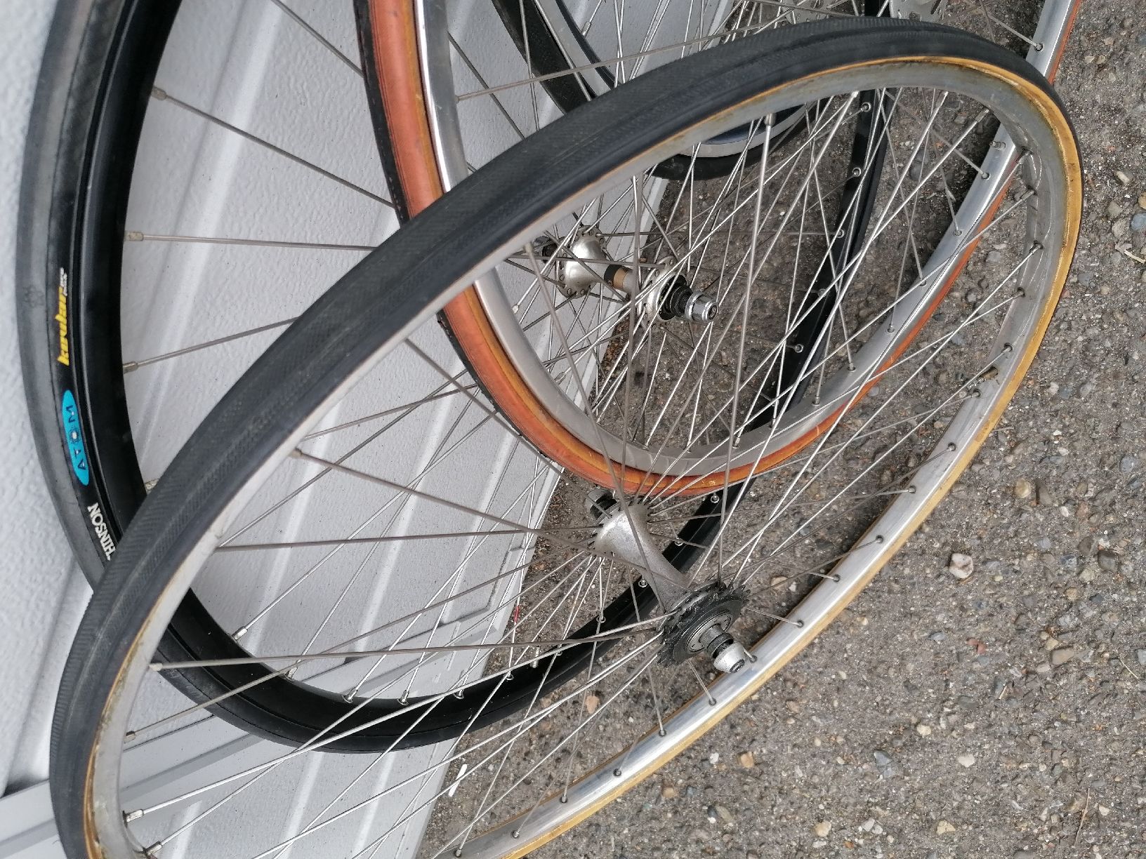 Pneumatici & Ruote complete: Lot de roues piste fixie – Usato da Lausanne venduto da Frankenstein 1
