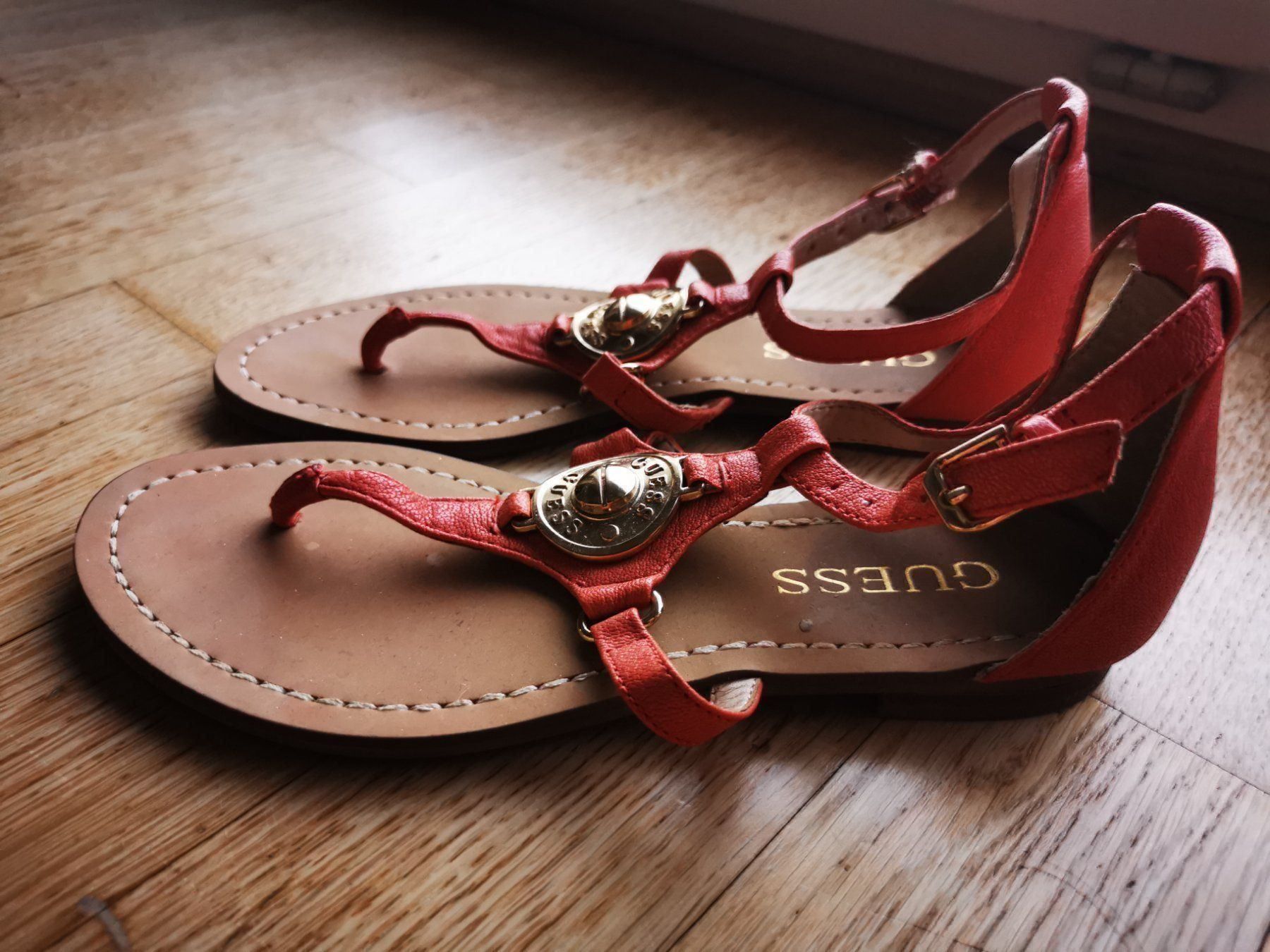 Guess Scarpe da donna: Guess Sandalen – Usato da Cham venduto da azebaa 1