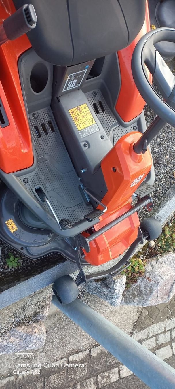 Husqvarna Tagliaerba: Rasenmäher, Rasentraktor, Mulcher, – Nuovo (secondo la descrizione) da Buch b. Frauenfeld venduto da Girsberg 6