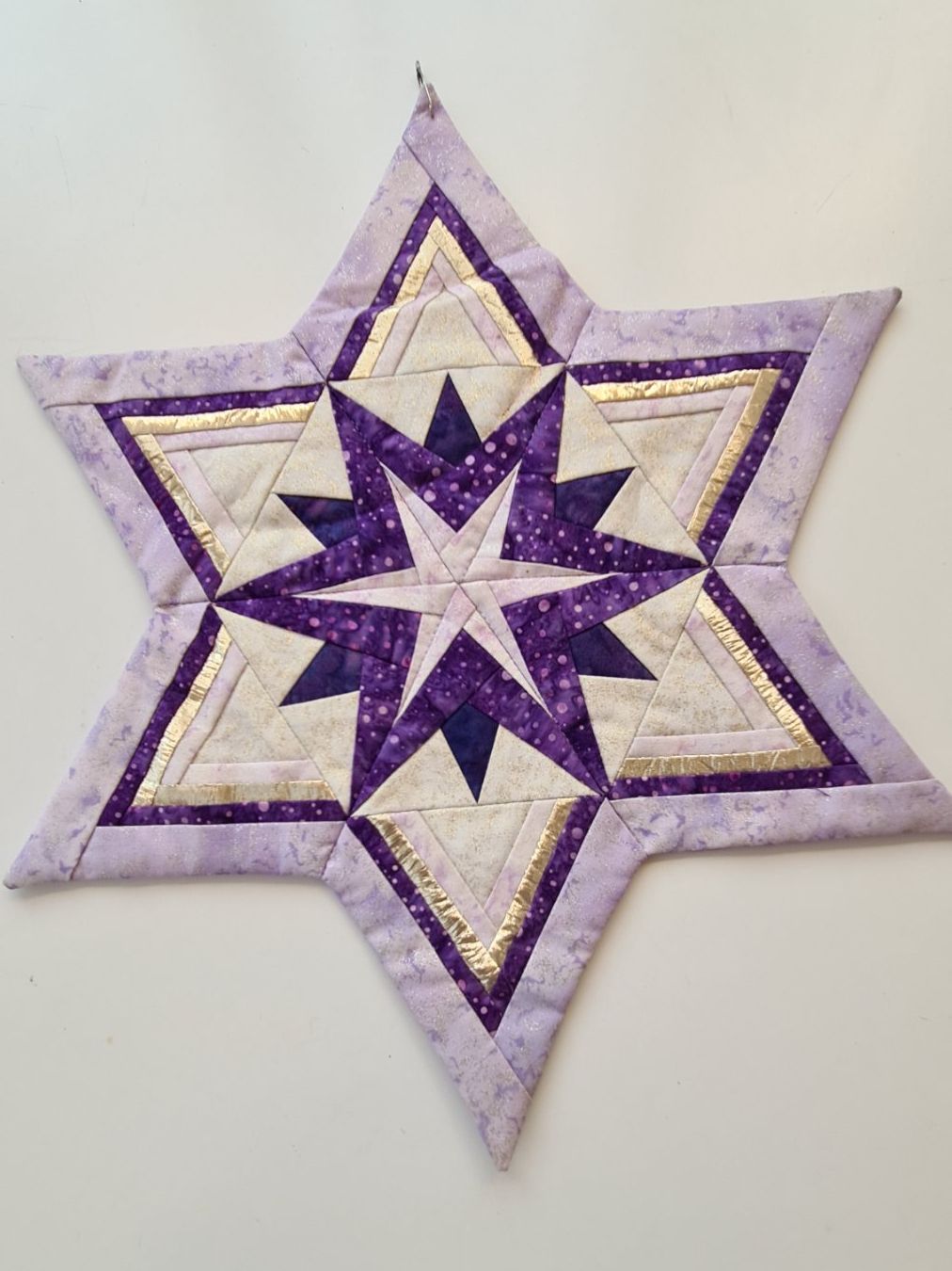 Alle Dekorationen: Handgemachte Sternen Deko, Patchwork, Lila-Gold, cm 40 Stoff – Gebraucht aus Aldesago von ant_zk5q
