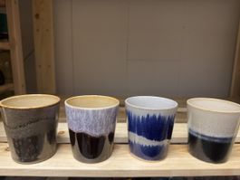4 Keramik Becher im aktuellen Design, NP 40 chf