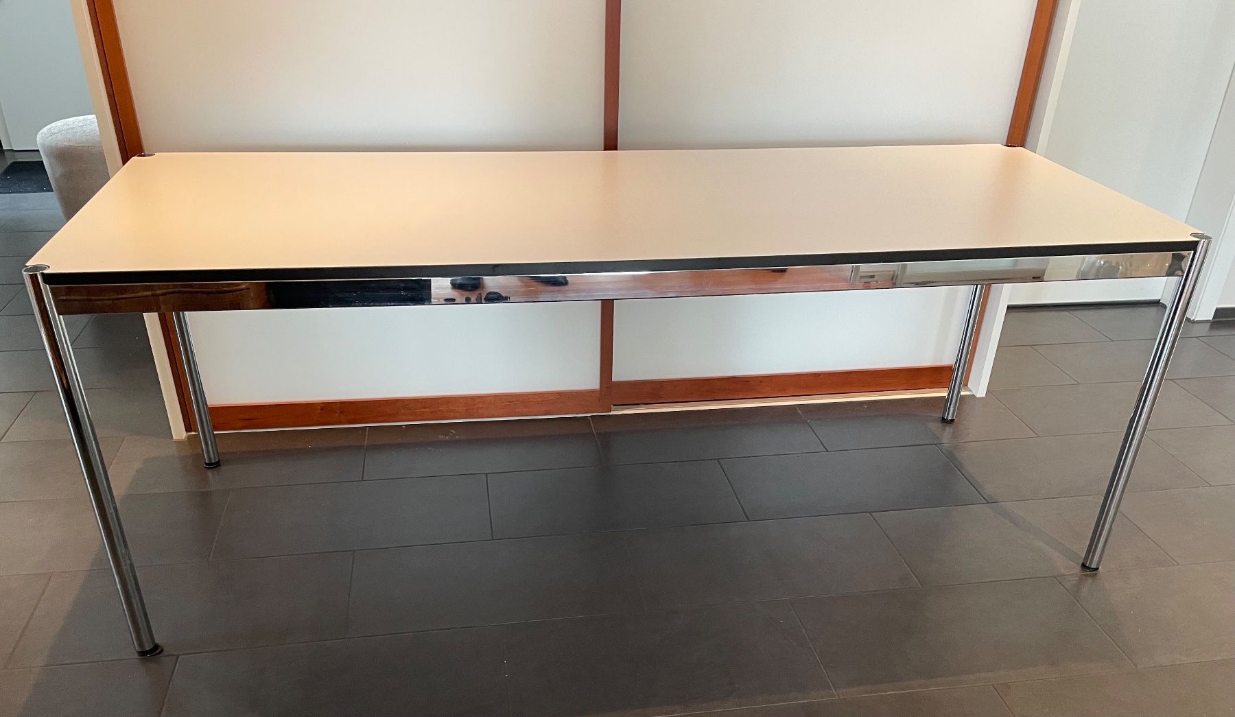 USM Scrivanie: USM Haller Schreibtisch – Usato da Zürich venduto da ogarogar 4