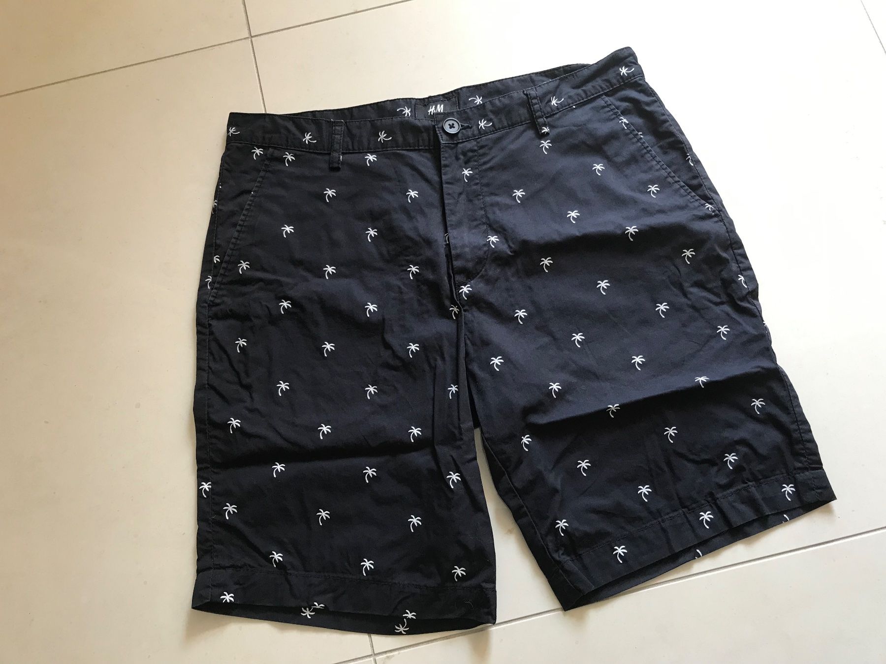 H&M Hosen: Kurze Hose gr. 46 / Porto fr. 3.- – Gebraucht aus Giubiasco von baamboo