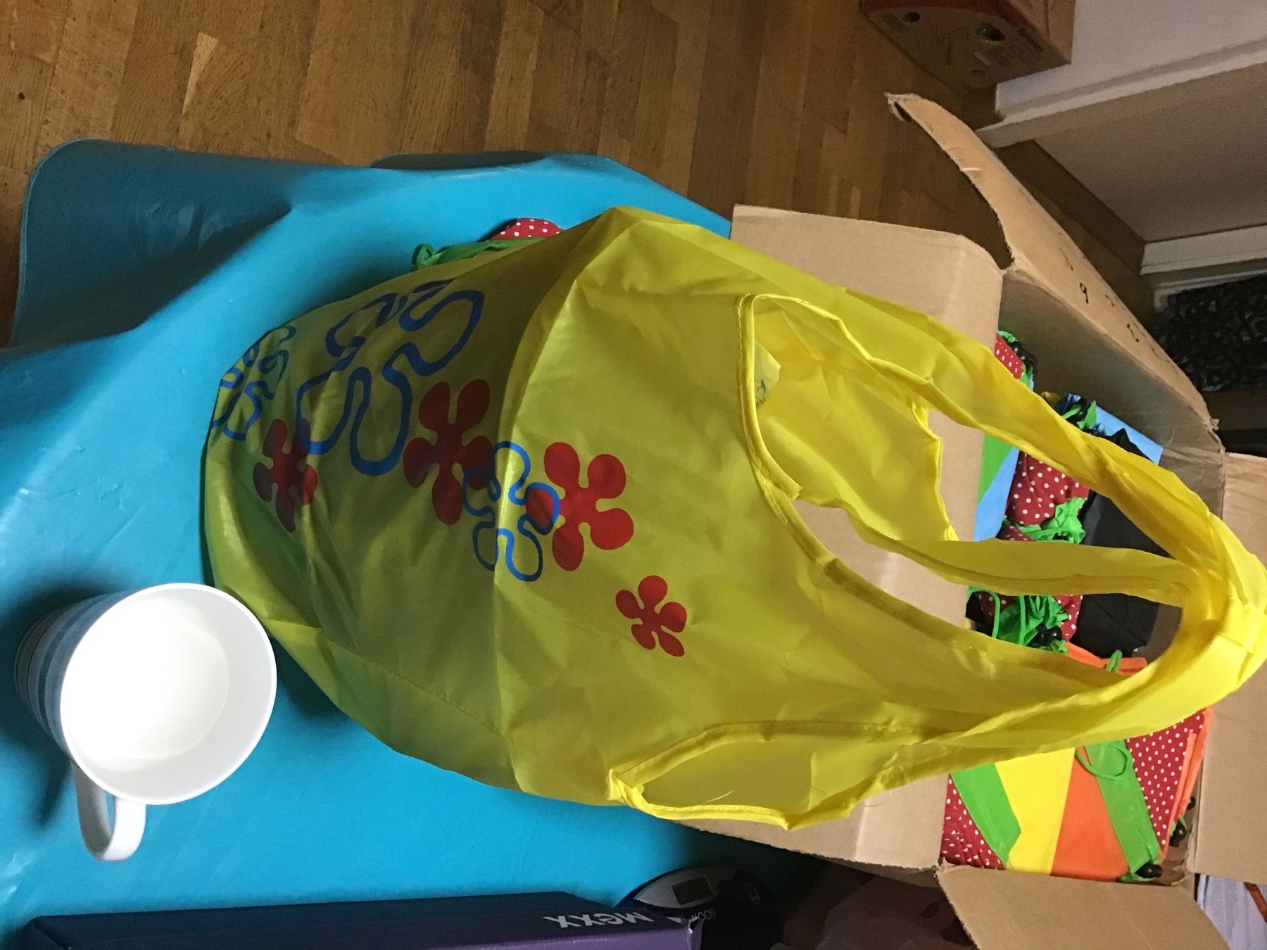 Sacs: 63 sacs pliables en forme de fraise – Neuf avec emballage d'origine à Lausanne par topthai 1