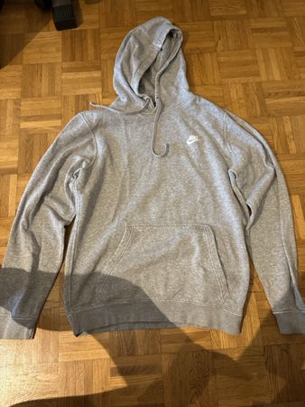 Sweat à capuche Nike gris taille S bon état