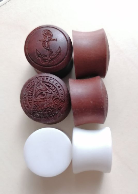 Tunnels / Plugs 11 und 12 mm Kaufen auf Ricardo