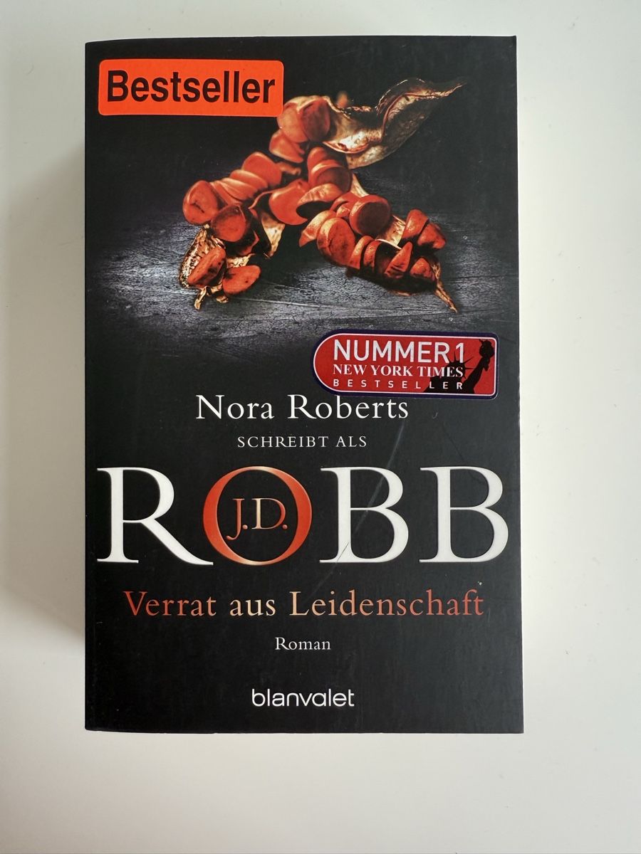 Bücher: Nora Roberts alias J.D. Robb - "Verrat aus Leidenschaft" – Gebraucht aus Buchrain von mel_8xc2