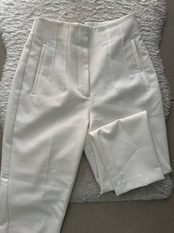 Pantaloni: Zara Stoffhose weiss – Usato da Waltenschwil venduto da shelly_m
