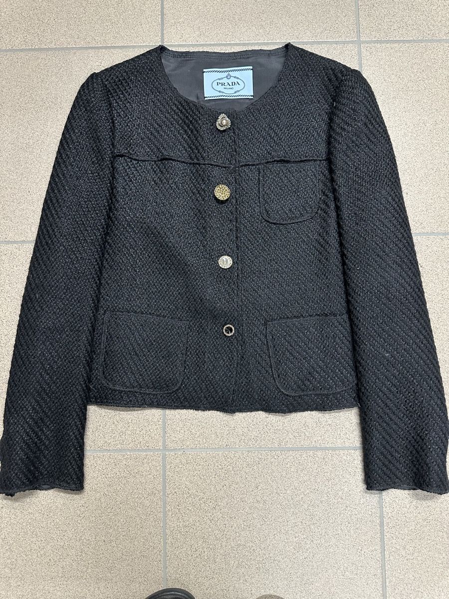 Prada Jacken: Prada Tweed Jacke Grösse 44 Schwarz – Gebraucht aus Küsnacht ZH von Nano_zh