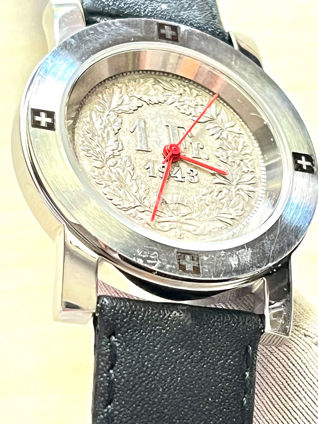 Orologi: Uhr mit Schweizer Münz-Zifferblatt, schwarz Lederarmband – Usato da Grenchen venduto da chththl 5
