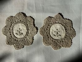 2er Set Vintage Deckchen ecru mit Häkelrand,  8,5 cm Durchm.