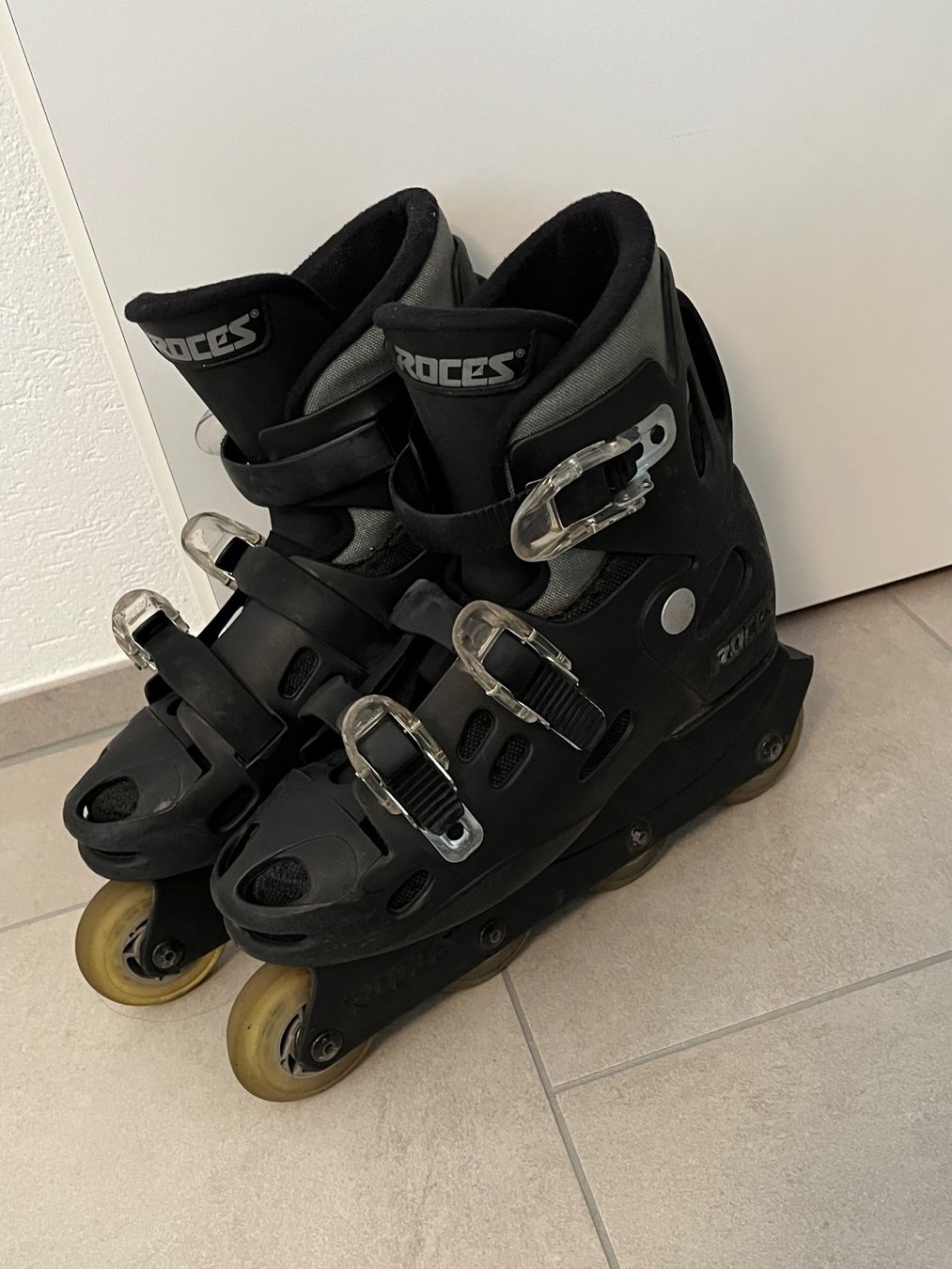 Pattini in linea & Pattini a rotelle: Rollerblades von Roces – Usato da Nänikon venduto da aoe_22fy