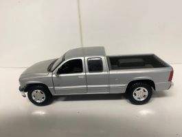 Chevrolet Silverado 1998 1-27 Maisto 434
