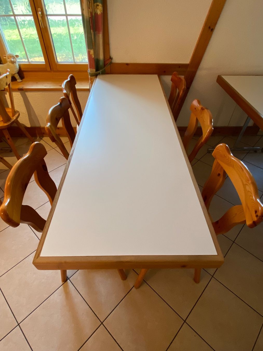 Set di tavolo e panche: Esstisch mit sechs Stühlen – Usato da Eschlikon TG venduto da ArtRec
