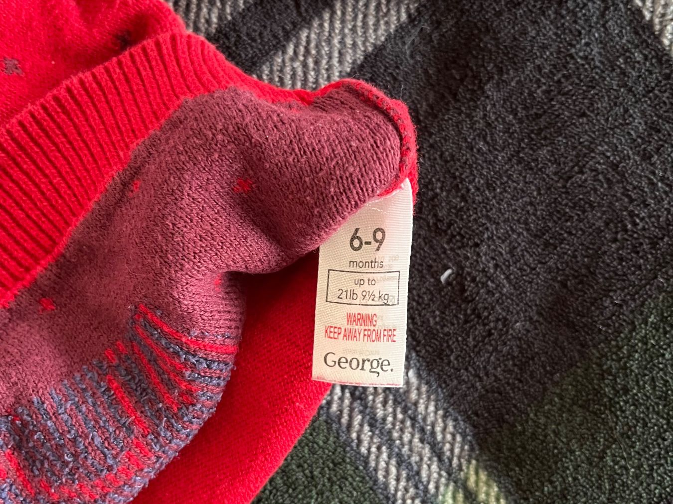 Pulls et sweat-shirts: Weihnachtspullover, Größe 74 – D'occasion à Umiken par deb_57xk 2