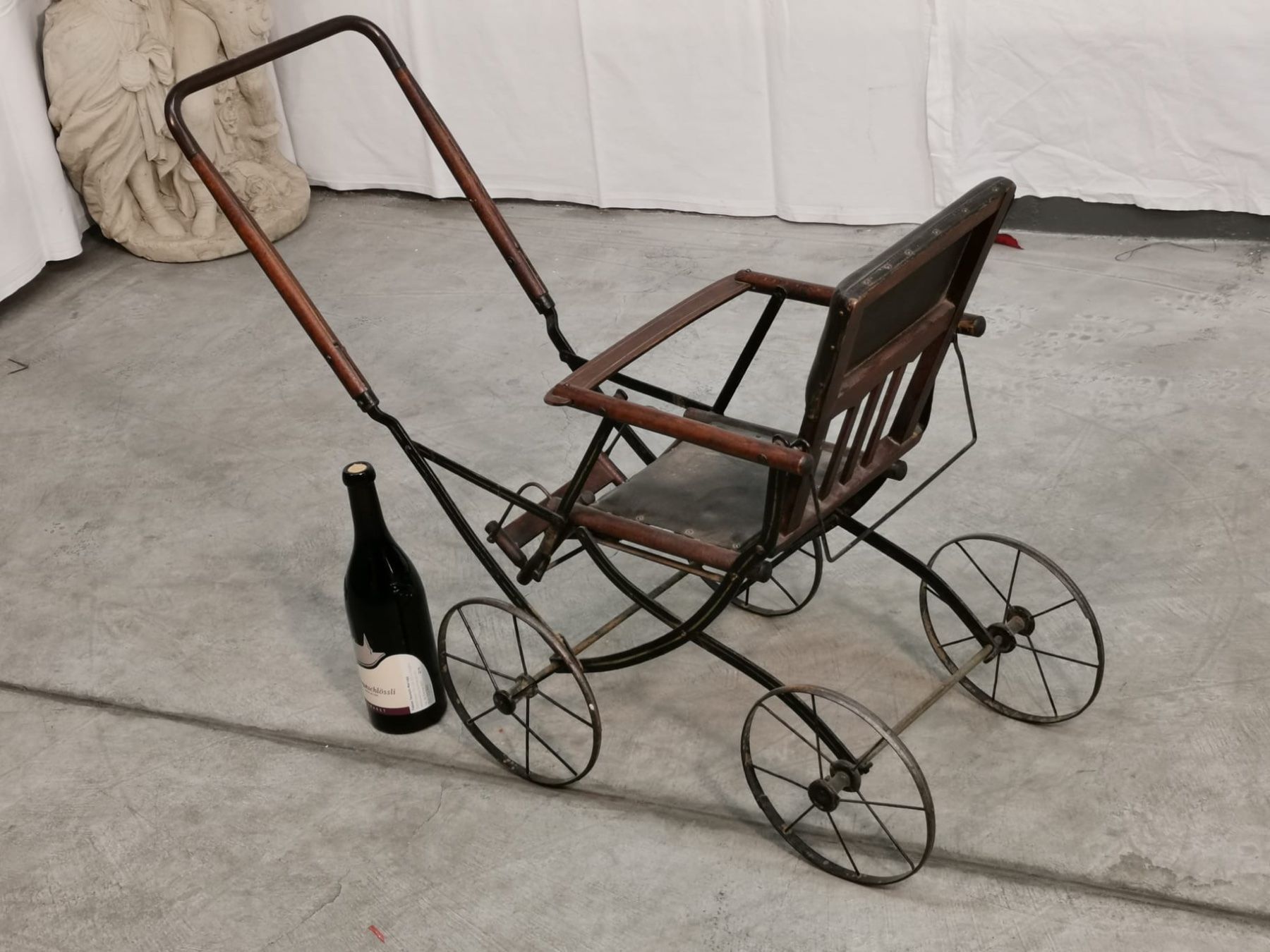 Puppenwagen: Antiker grosser Puppenwagen – Gebraucht aus Zürich von Vintage-1993 1