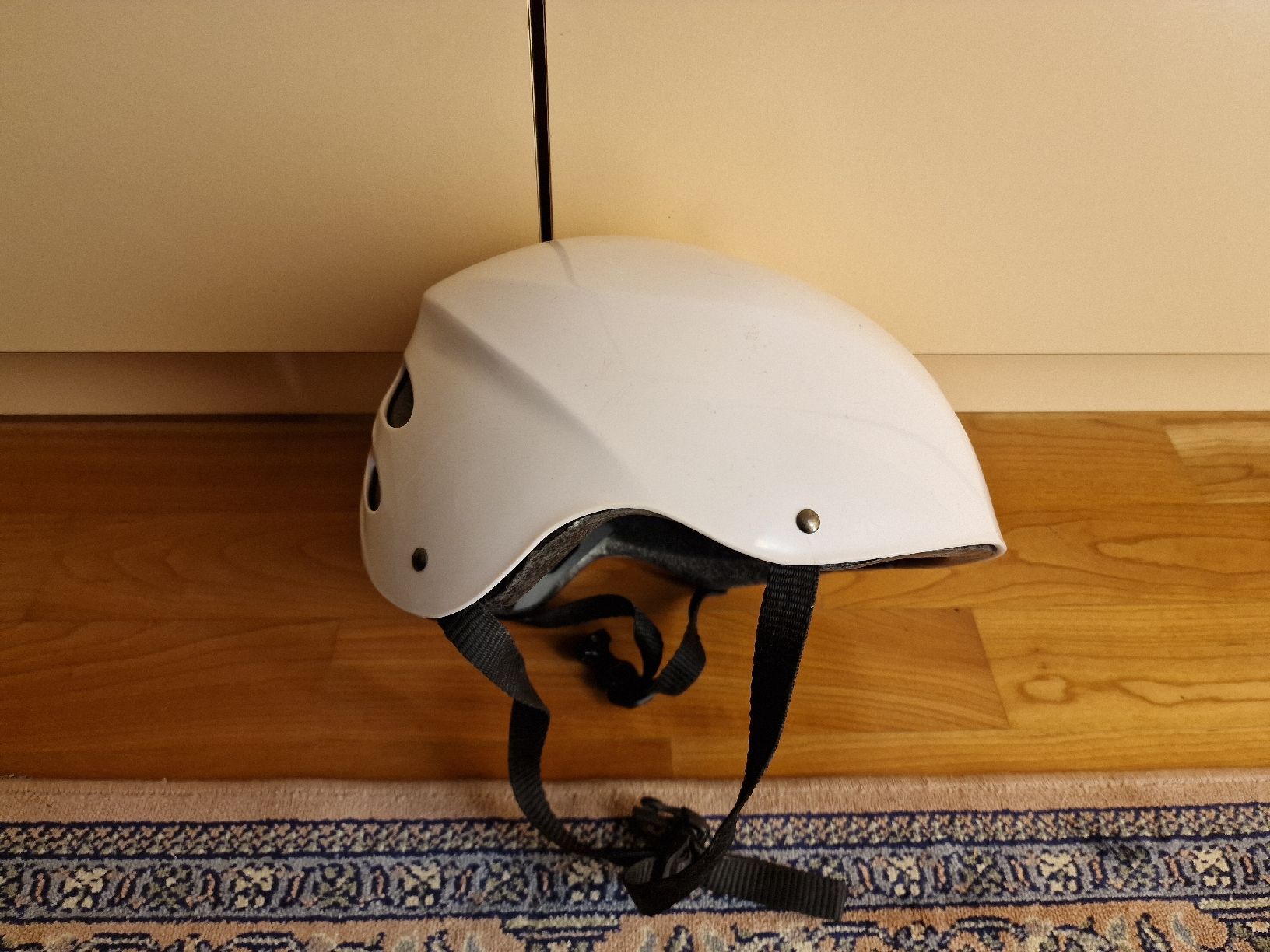 Helme: Skatehelm, Velohelm - Grösse 56-58cm - weiss – Gebraucht aus Bürglen UR von luiroedes