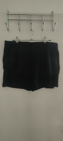 Damenshorts schwarz Grösse XL guter Zustand