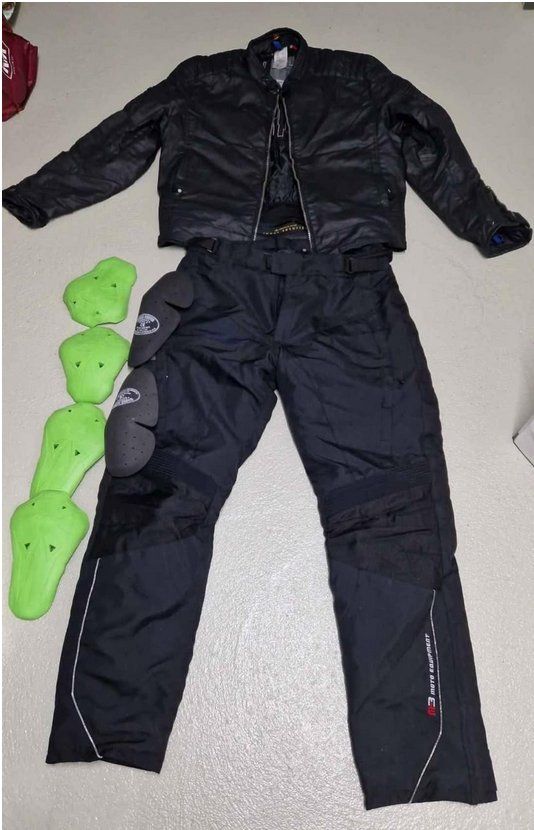 Lotti di vestiti: Motorrad Bekleidung – Usato da Anglikon venduto da Murat25