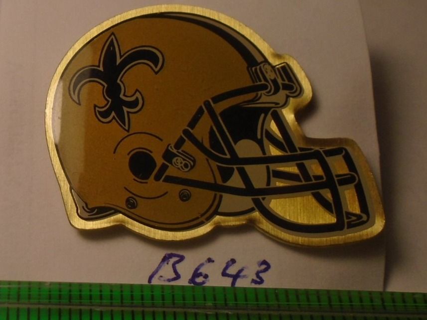 Placchette & Badge: 1 Football Helm Pin (B643) – Usato da Winterthur venduto da Beli2000