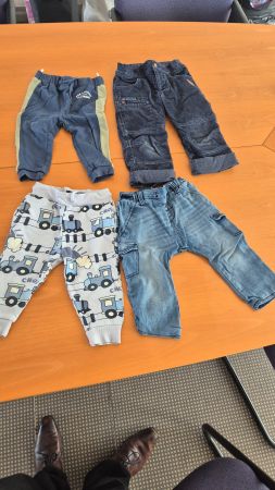 Lot de 4 magnifiques pantalons, taille 80-86