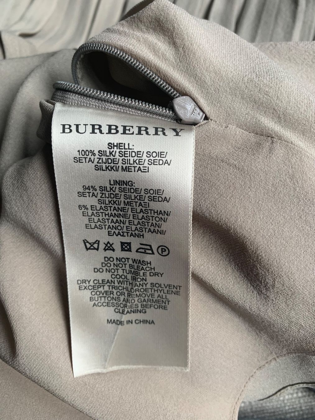 Burberry Top: Burberry Seide Oberteil - NEU – Nuovo (secondo la descrizione) da Zürich venduto da diva1972 3