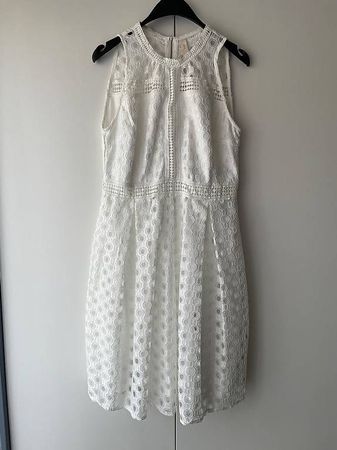 Robe blanche en dentelle élégante et estivale taille M