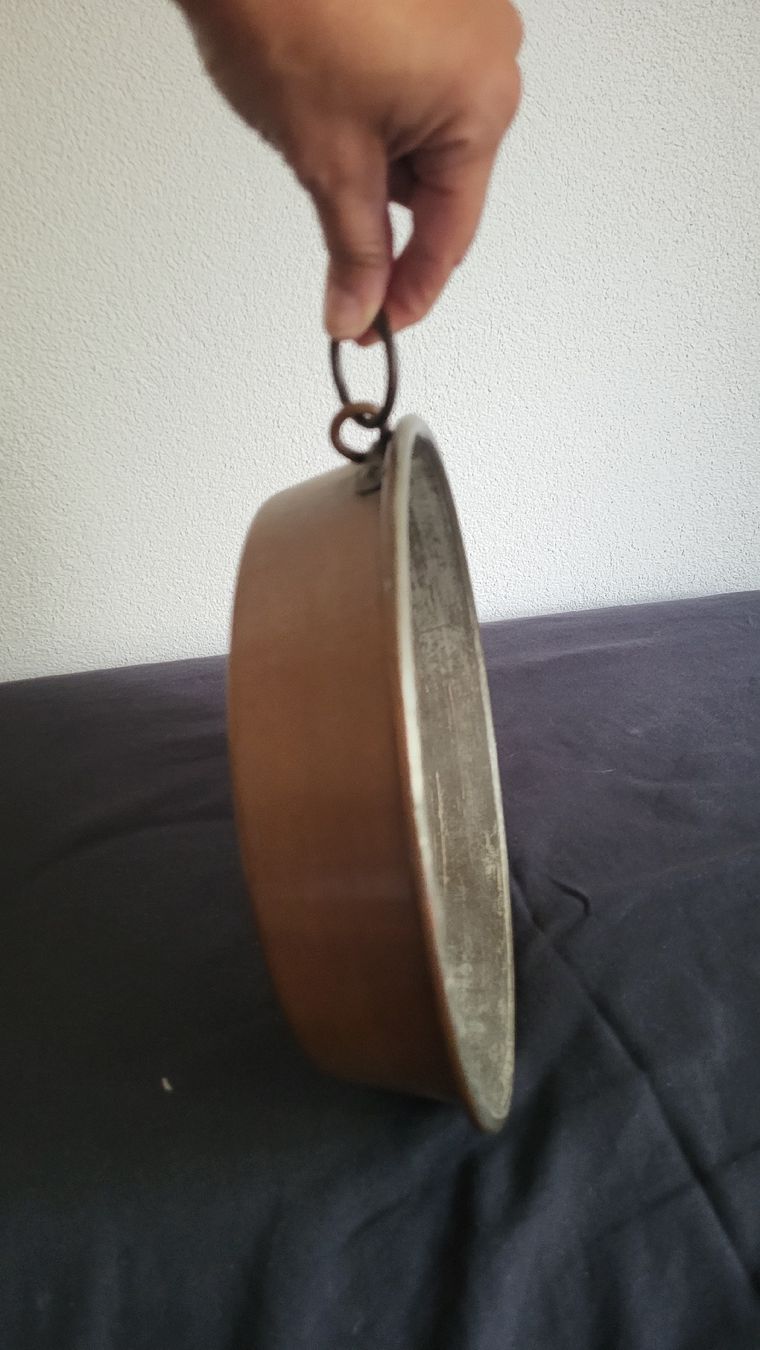 Piatti: Piatto antico in rame con anello appeso – Usato da Splügen venduto da man_9l5w 2