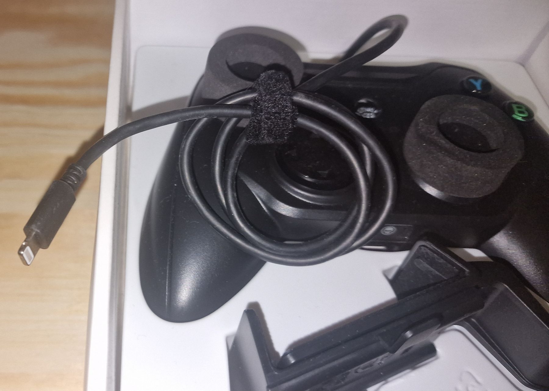 Controller: IPhone Gaming Controller mit Kabel und Halterung – Usato da Pfäffikon ZH venduto da AnimOwO 1