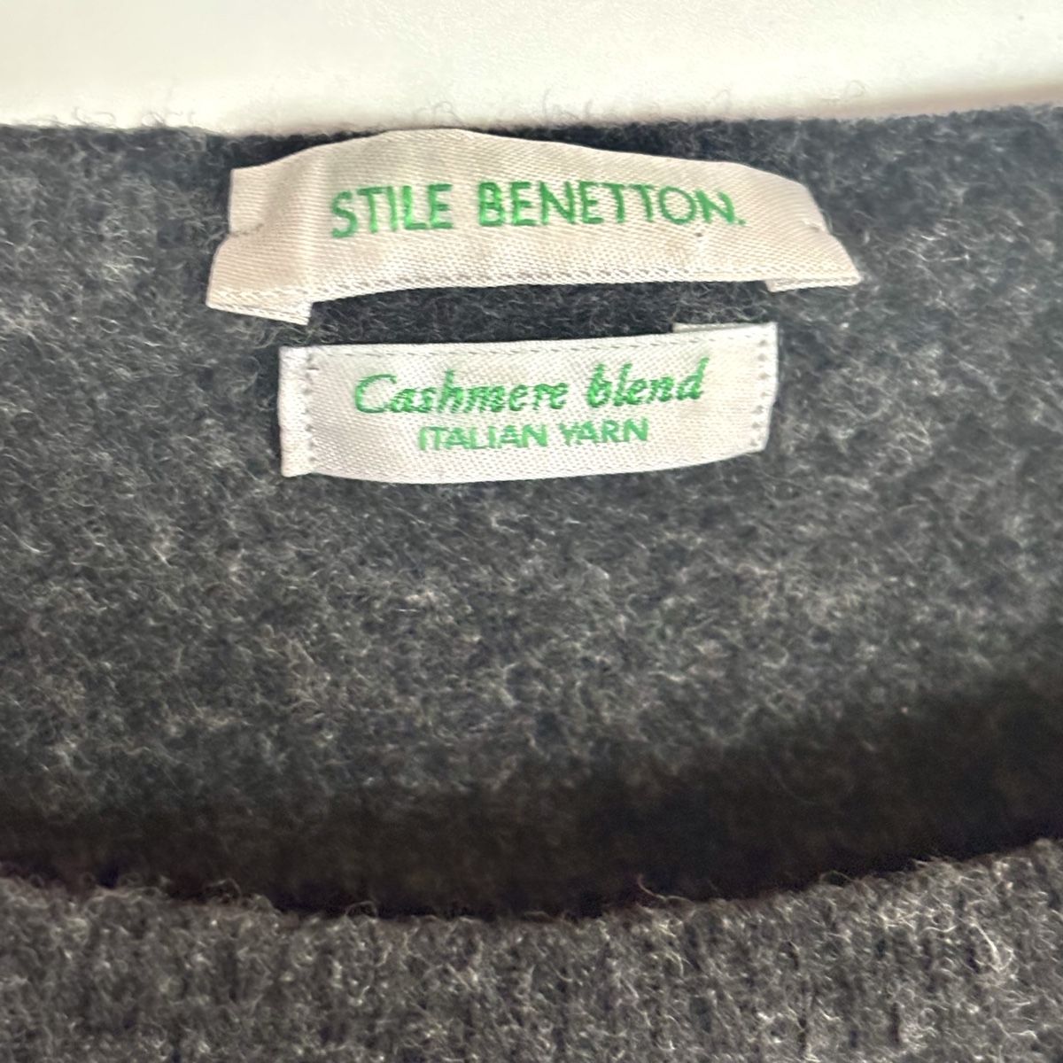 Benetton Maglioni & Felpe: dark grey cashmere blend sweater – Usato da Leissigen venduto da lamooniade 3