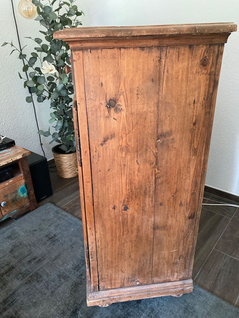 Commodes: Antike Kommode/Schrank Holz massiv – D'occasion à Bottmingen par Laternenlicht 3