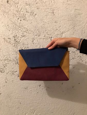 Vendo borsetta a mano/spalla gialla blu e viola USATA.