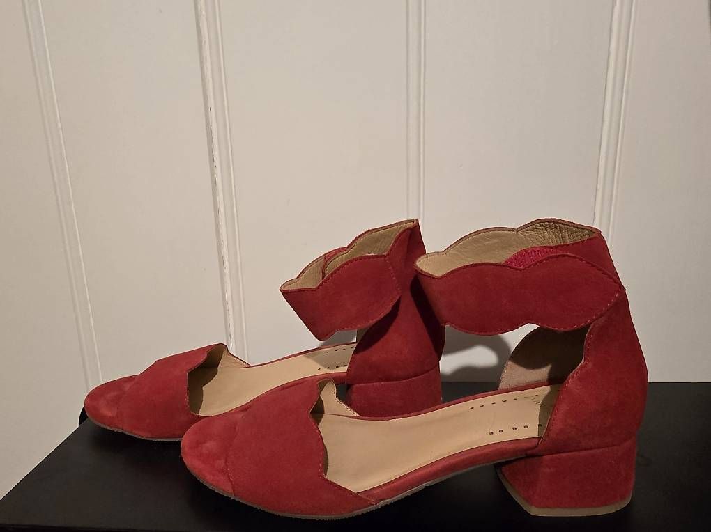 Scarpe da donna: Rote Leder Sandale Gr.38 – Usato da Grosshöchstetten venduto da kids04 1