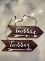 2x Holzschilder "Wedding" Pfeil