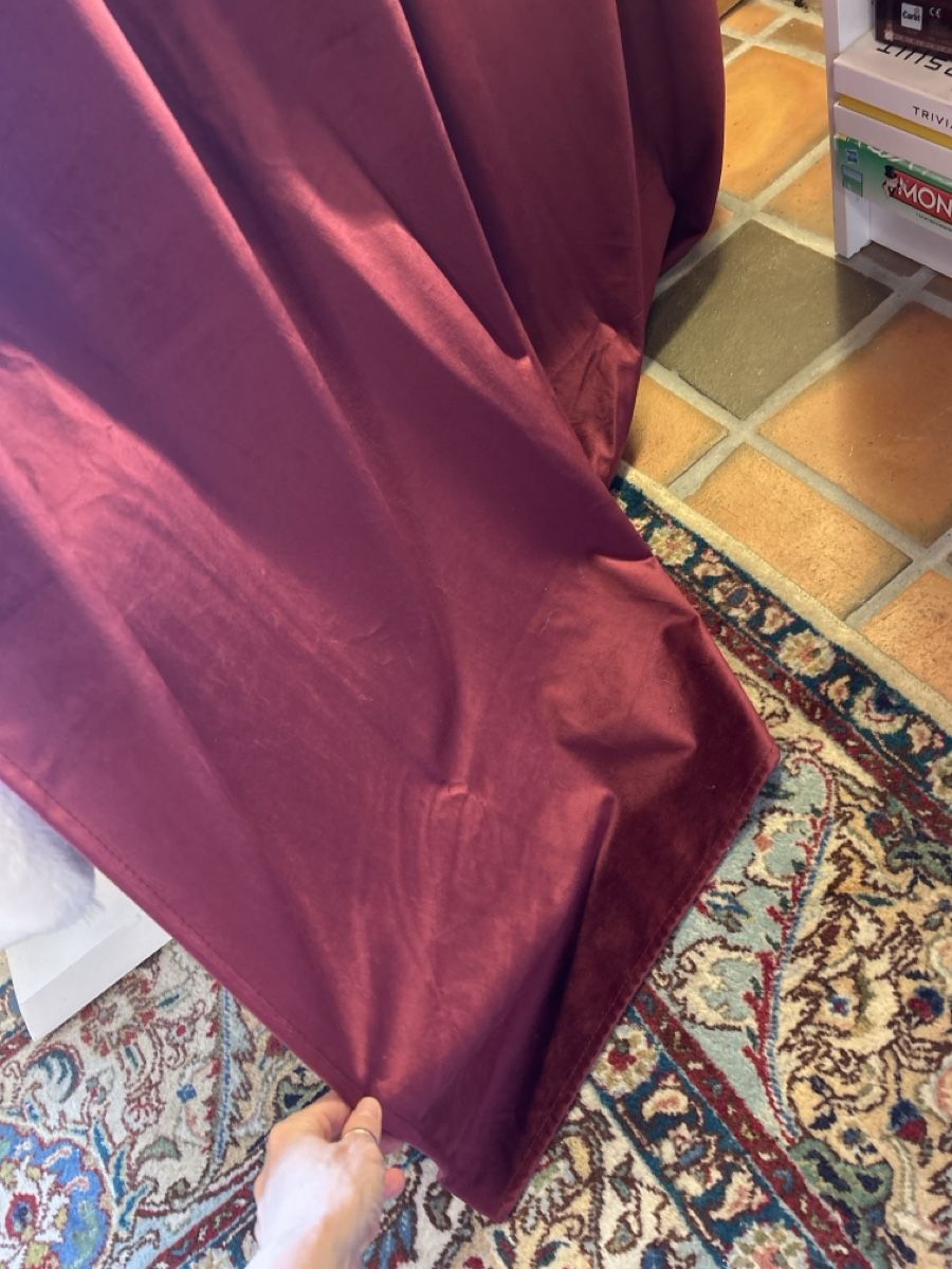 Vorhänge: Vorhang Samt Bordeaux mit Kräuselband 2 Stk. – Gebraucht aus Schwyz von Maerzetuepfli 4