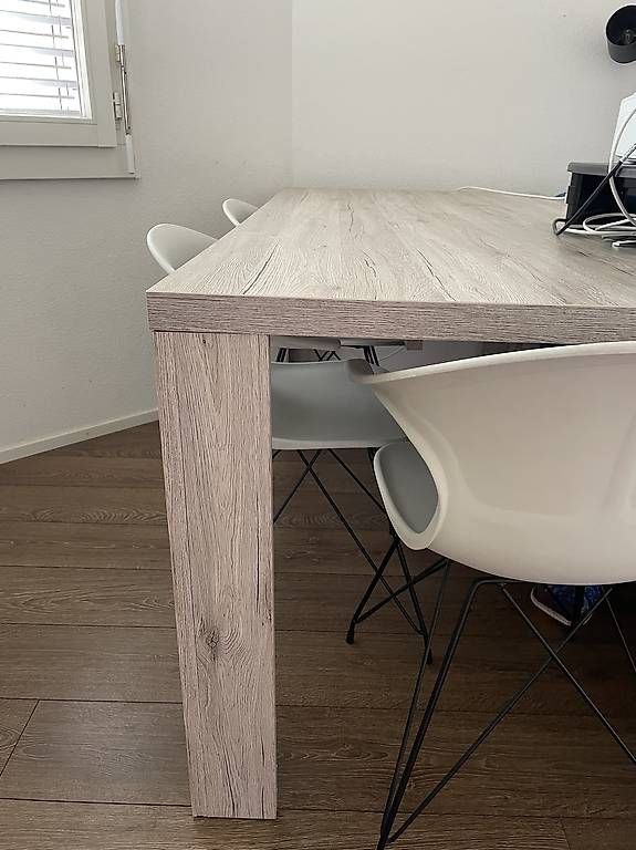 Set di tavolo e panche: Dining table with 4 chairs – Usato da Zurich venduto da Jana_CM 1