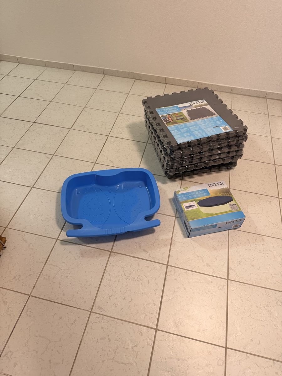 Bestway Schwimmbad: Pool zum verkaufen – Neu und originalverpackt aus Spreitenbach von jet_2ck8 2