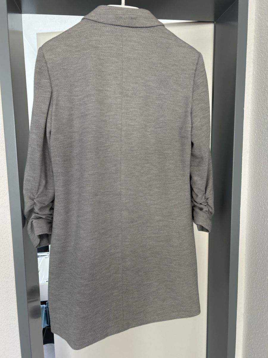 Vero Moda Cappotti: Longblazer von Vero Moda, Grösse 38, Farbe hellgrau – Nuovo (secondo la descrizione) da Erlinsbach SO venduto da hallon480 4
