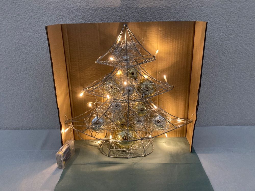 LED Lichterbaum aus Metall m.gold/silber-Kugeln,40x38x8 cm