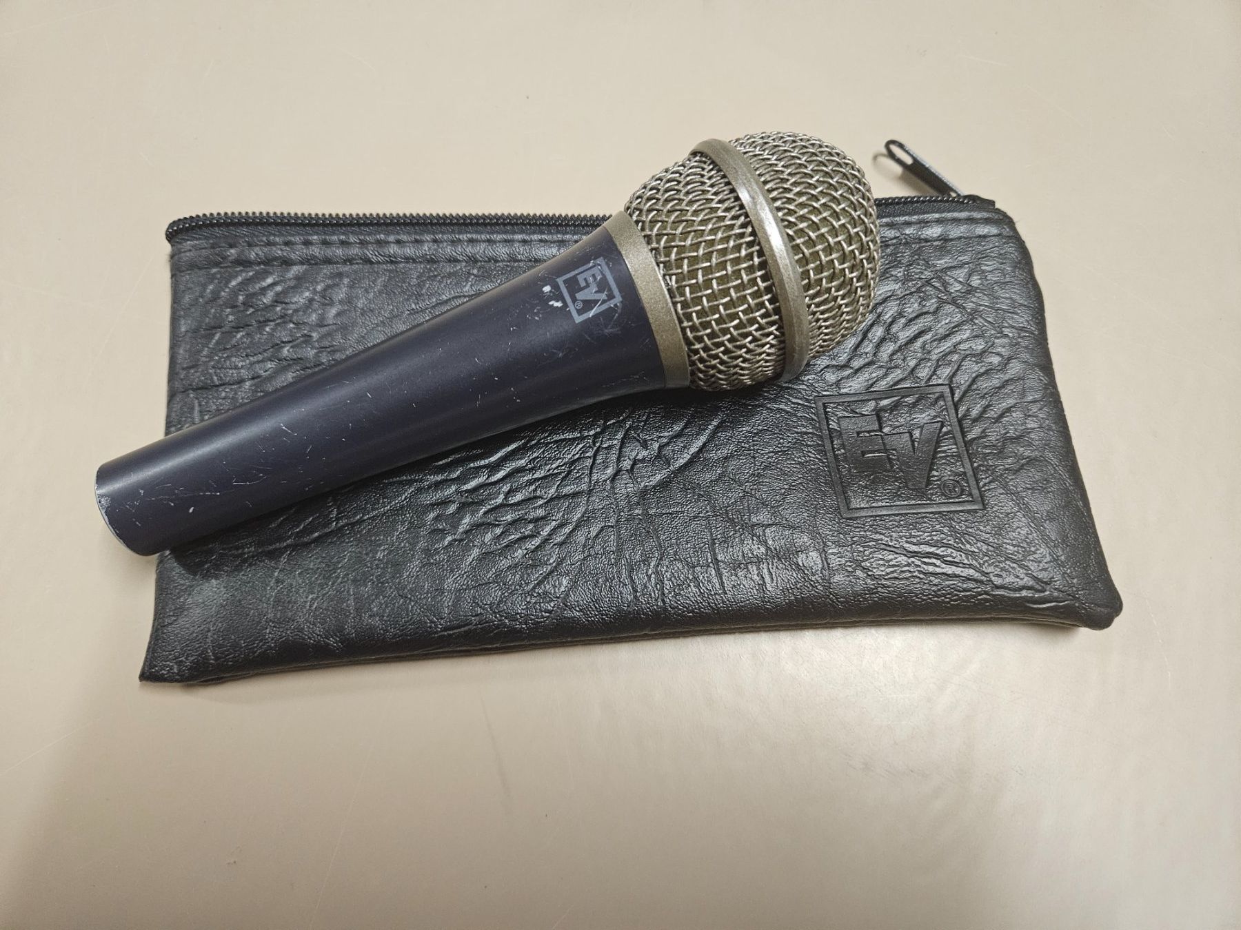 Electro-voice Microphones: Electro Voice EV Cobalt Co9 Mikrofon mit Tasche – D'occasion à Wildberg par Reunionevents