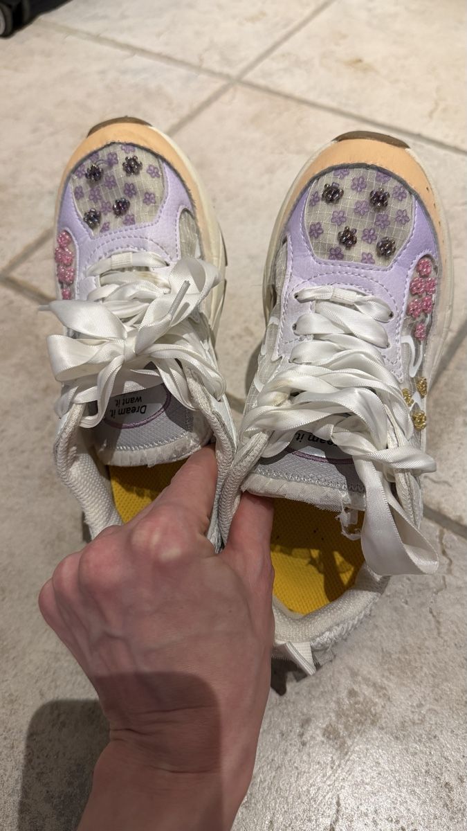 Zara Scarpe per ragazze: ZARA SNEAKER MIT BLUMEN- & PERLENDETAILS GR.36 – Usato da Thalwil venduto da olh_7cpg 8
