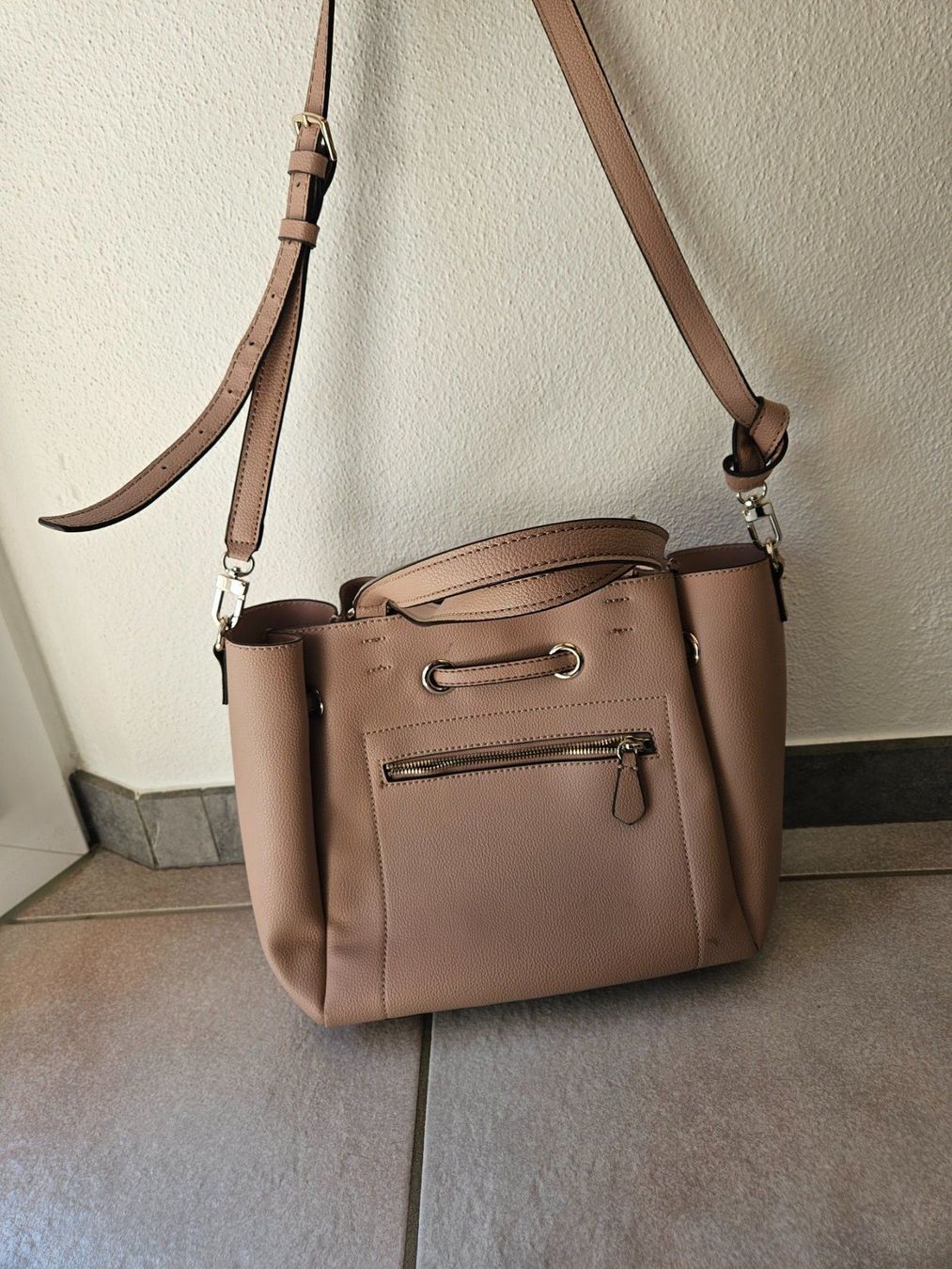 Guess Borse da donna: Sac Guess – Usato da Vétroz venduto da sas_yln5 1