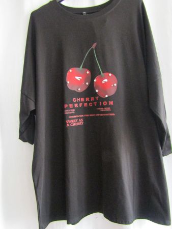 Gr. 46/54, Longshirt/Tunika Schwarz mit Druck "Kirschen"