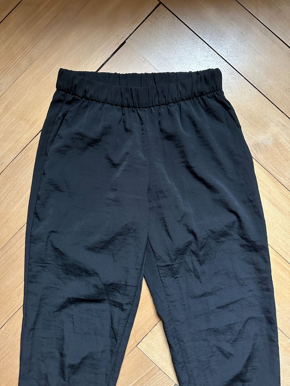 H&M Pantalons: Hose schwarz locker - 36 – D'occasion à Zürich par Diazaio 1