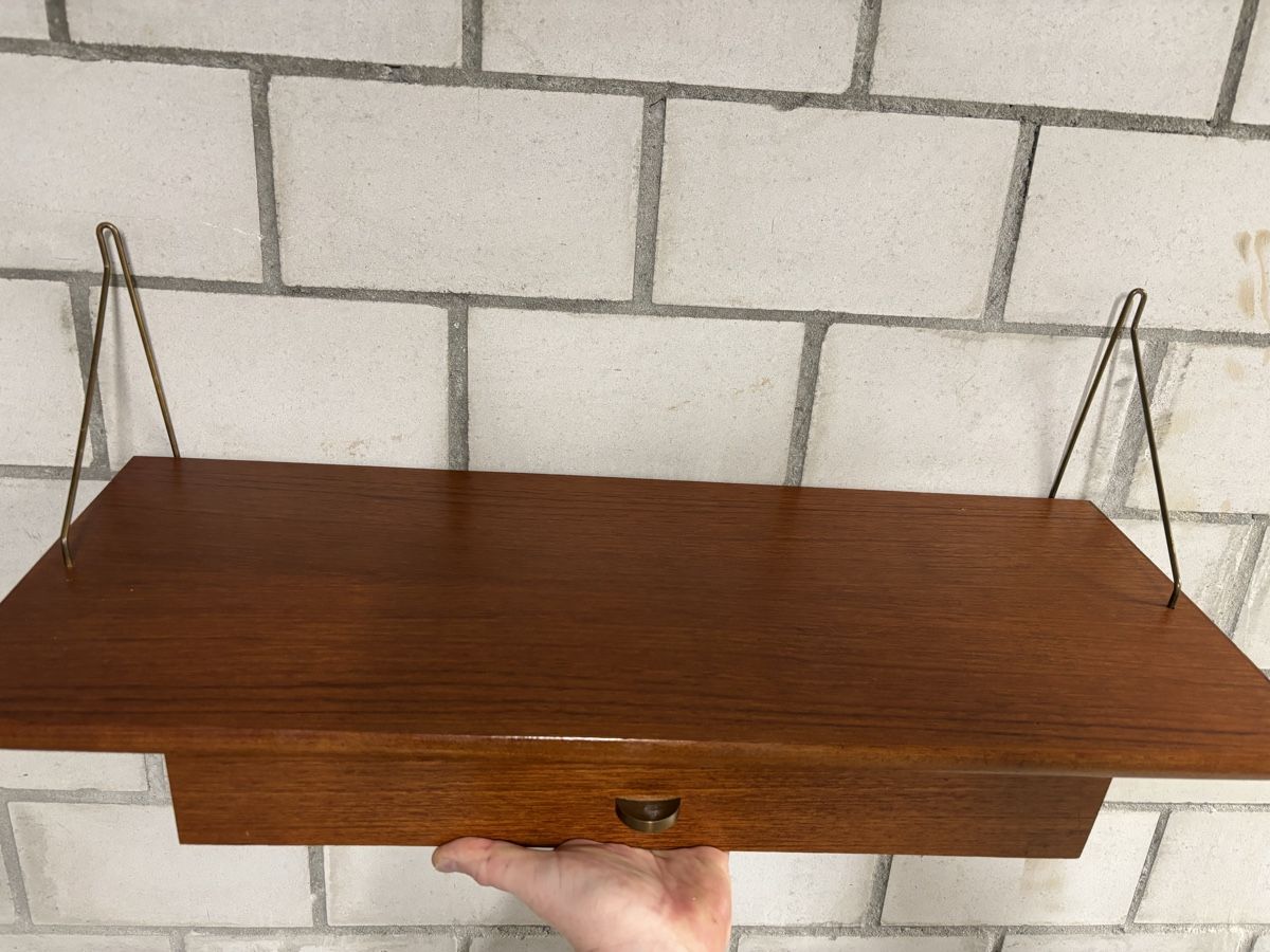 Scaffali: Vintage Teak Shelf in Danish design – Nuovo (secondo la descrizione) da Attiswil venduto da Retrodane 1