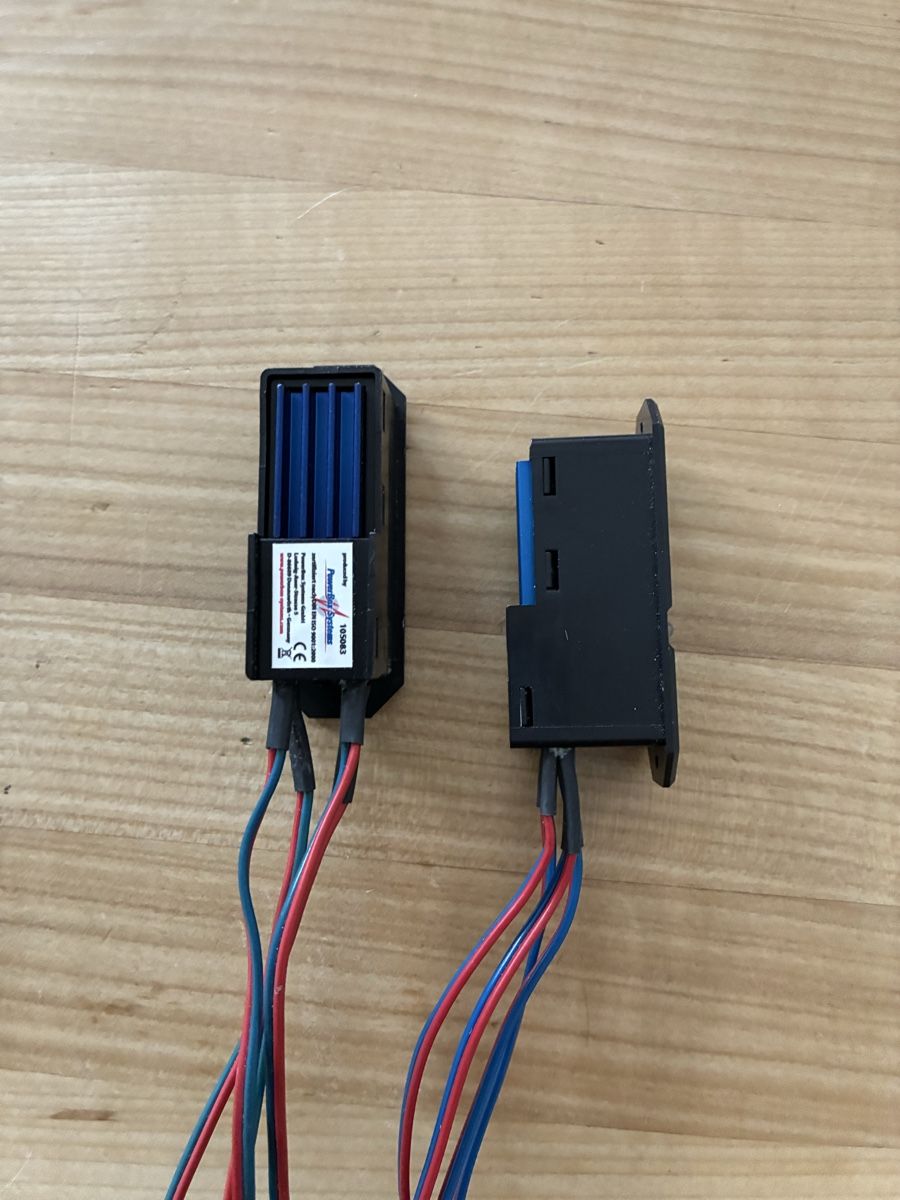 Modellismo RC: 2 Stück Power Box Systems Akkuweichen – Usato da Wiesendangen venduto da Ska721 2