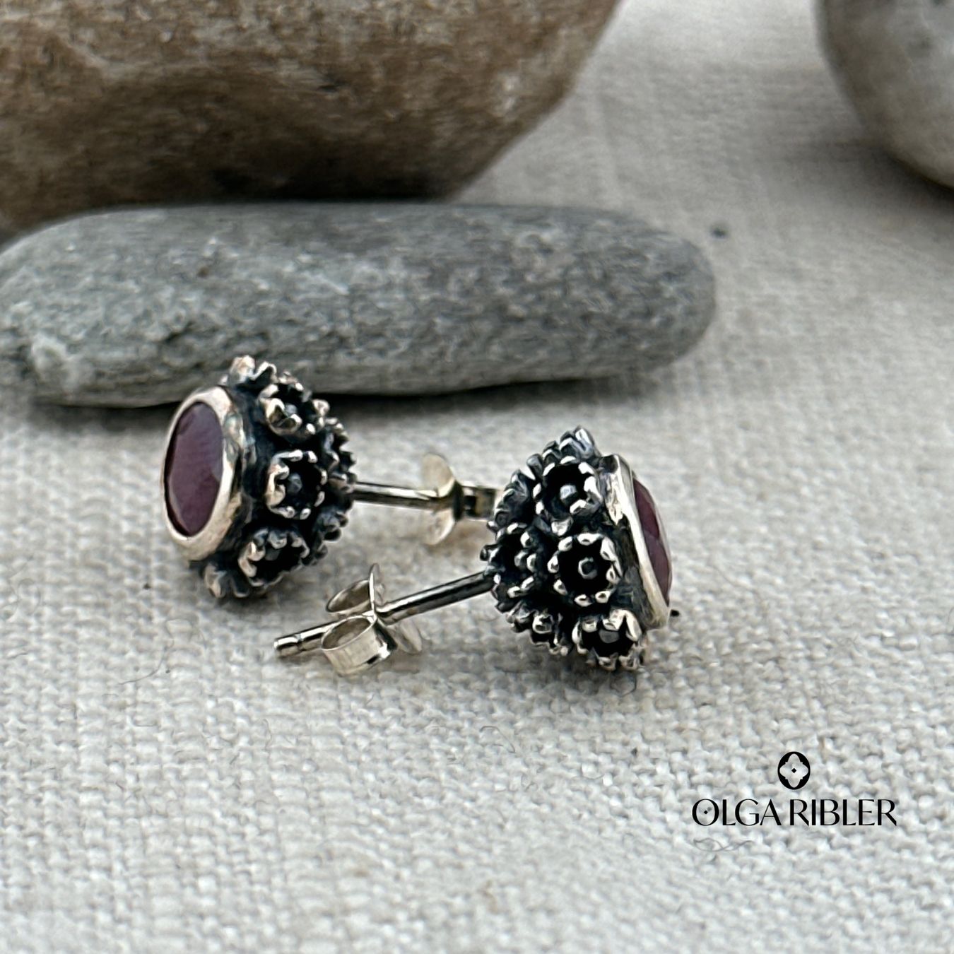 Olga Ribler Boucles d'oreille: Silber Ohrstecker mit Granat – Neuf (Voir description) à Luzern par MonikaS03 1
