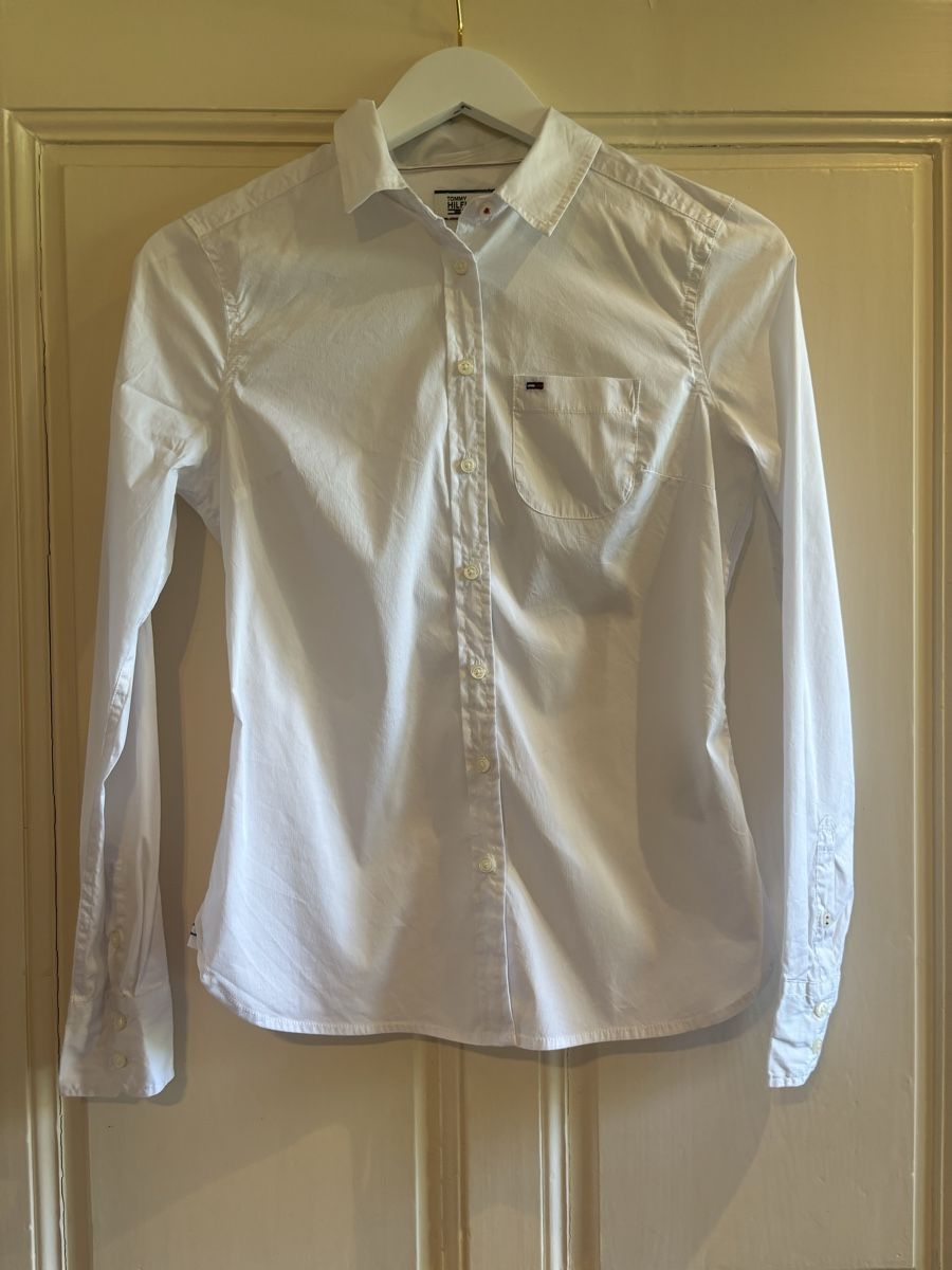 Blusen: Chemise Tommy Hilfiger new – Neu (gemäss Beschreibung) aus St-Légier- La Chiésaz von anh_9289