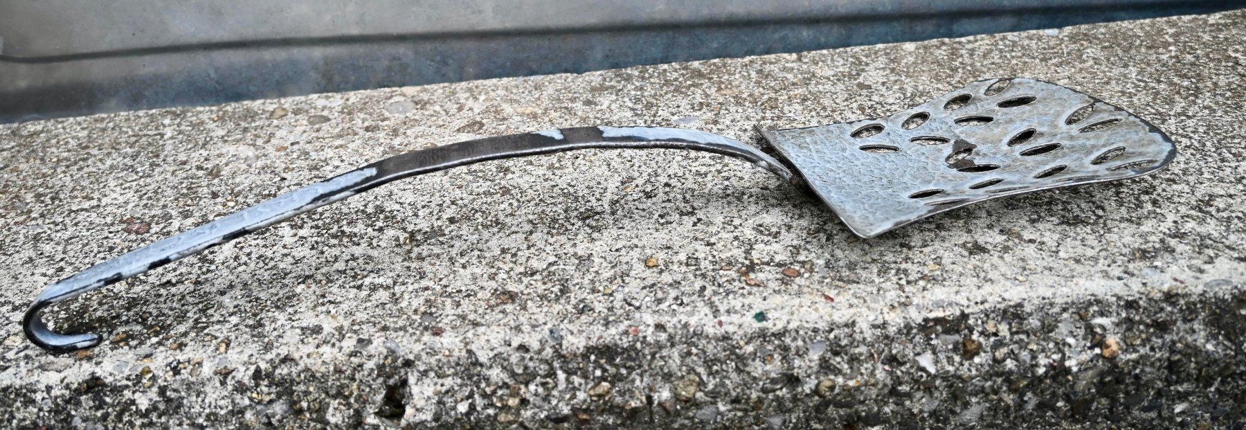 Küchengeräte: Antiker Emaille Pfannenwender L 38cm – Gebraucht aus Pfaffhausen von mono_rec 5