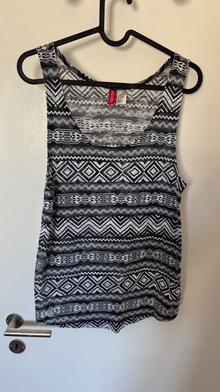 H&M Top: H&M Top, Schwarz Weiss Muster, Gr. S – Usato da Luzern venduto da Ecila007
